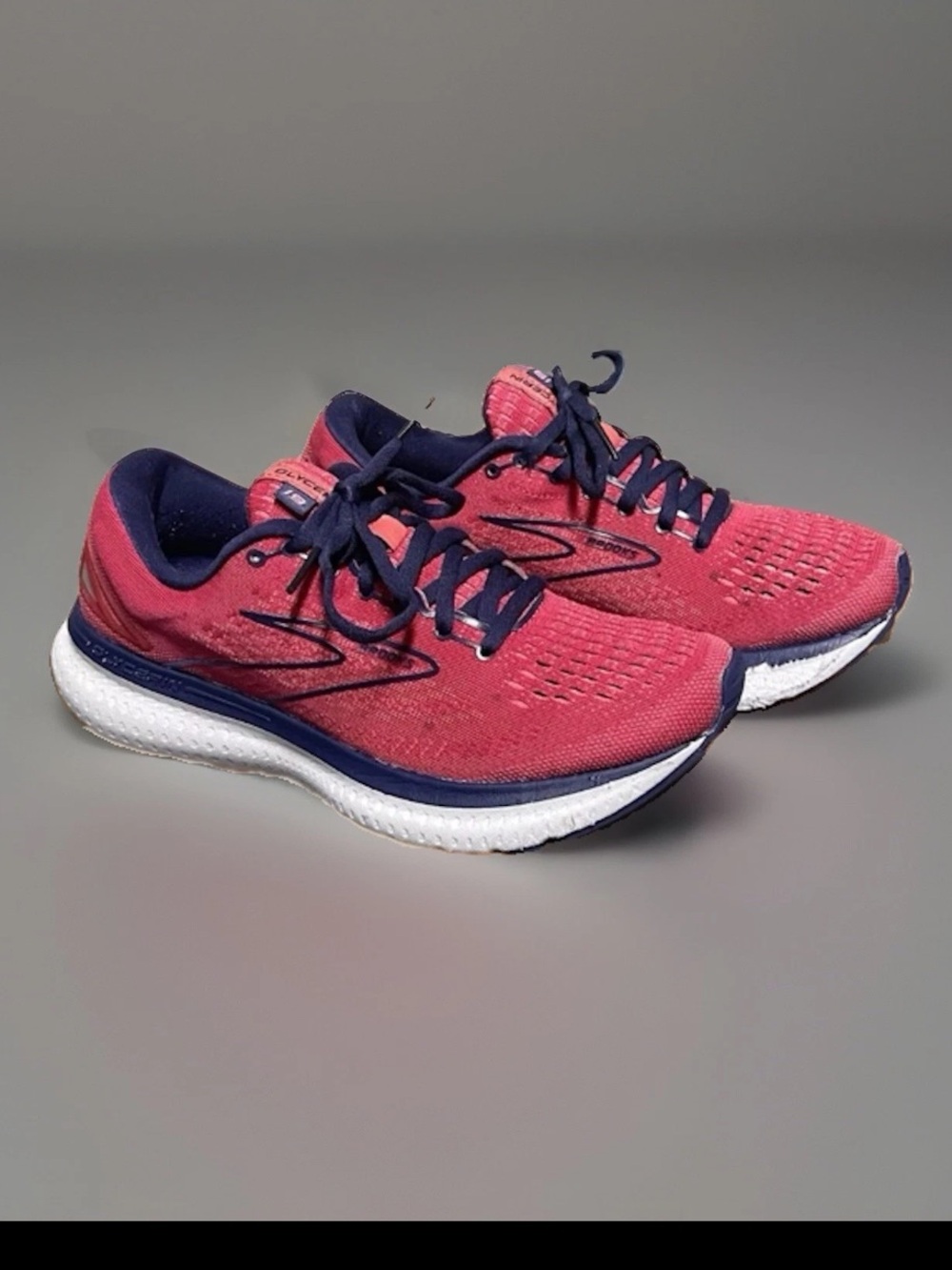 Brooks Glycerin 19 Red Women's Running Shoes Size 7.5B